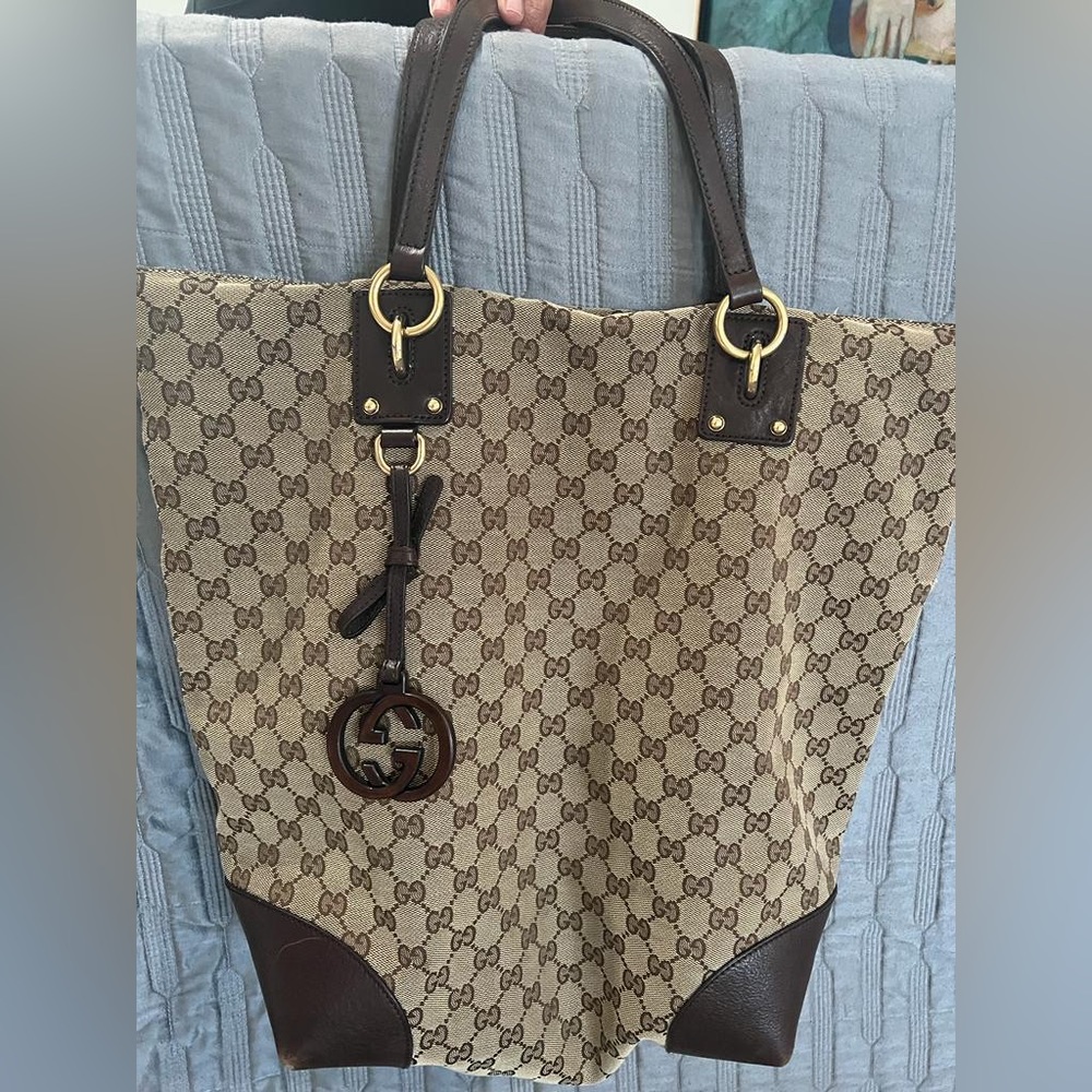 Gucci Tote Bag. Classic Style